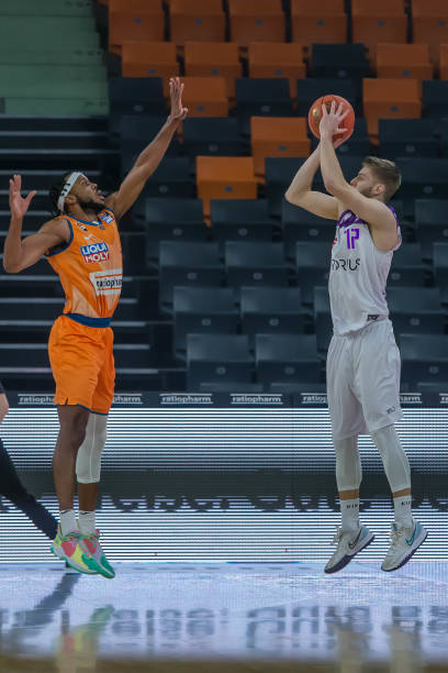 出的领袖 出的领袖